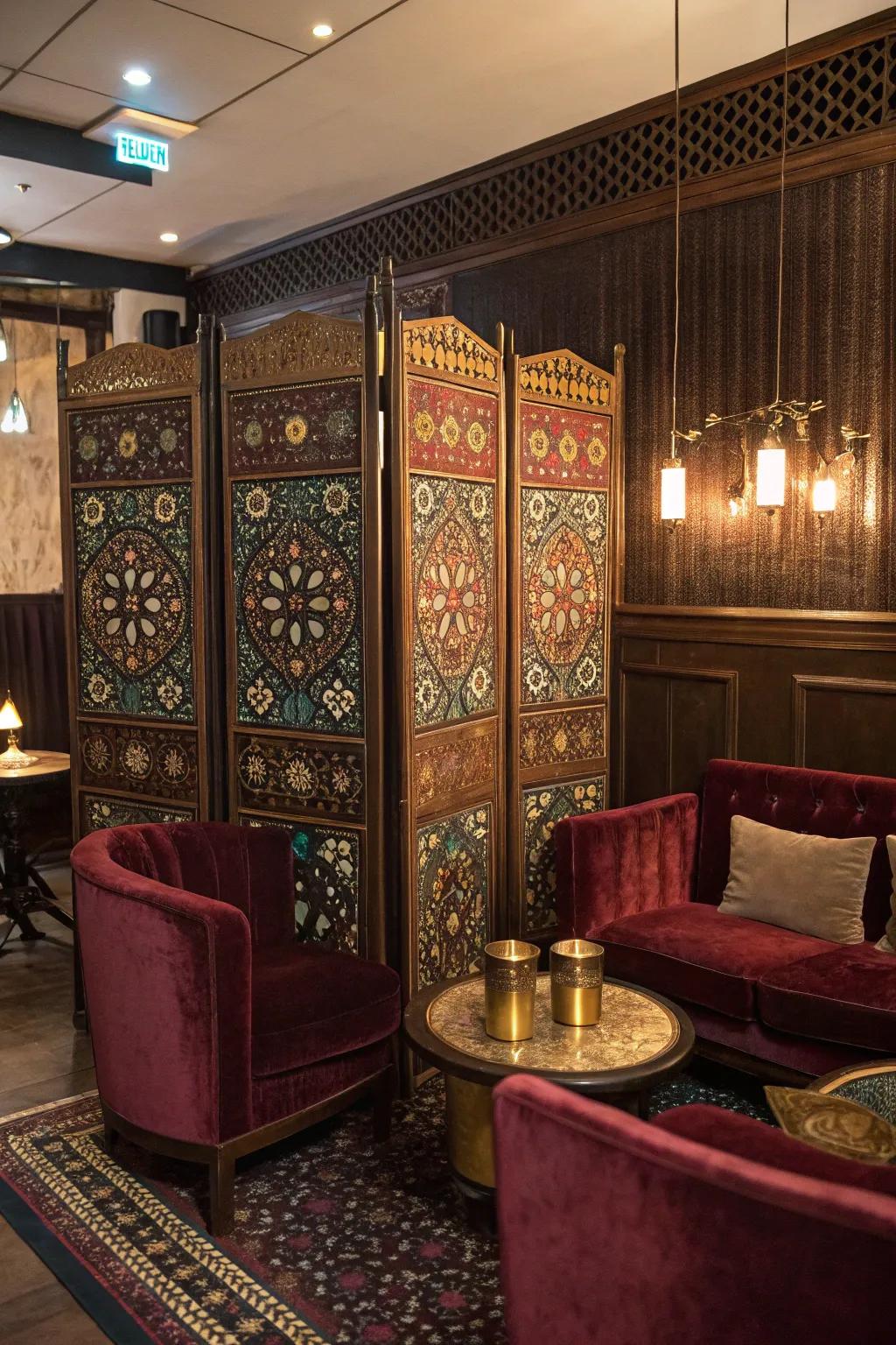 Decorative screens offer functional elegance, perfect for creating cozy nooks. 🌟 #ArtDeco #HomeDecor