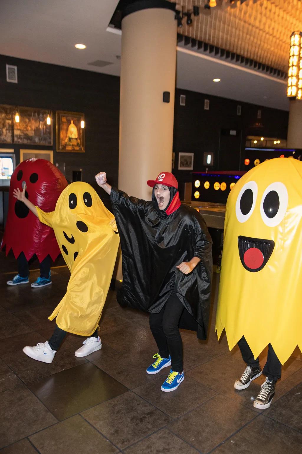 Chomp your way through Halloween with these retro Pac-Man costumes! #PacMan #RetroHalloween 👾🎃