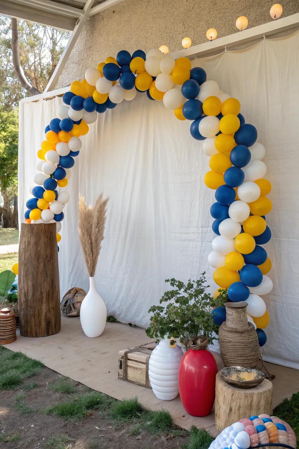 Show your school pride with a balloon arch in your alma mater's colors, perfect for any grad!