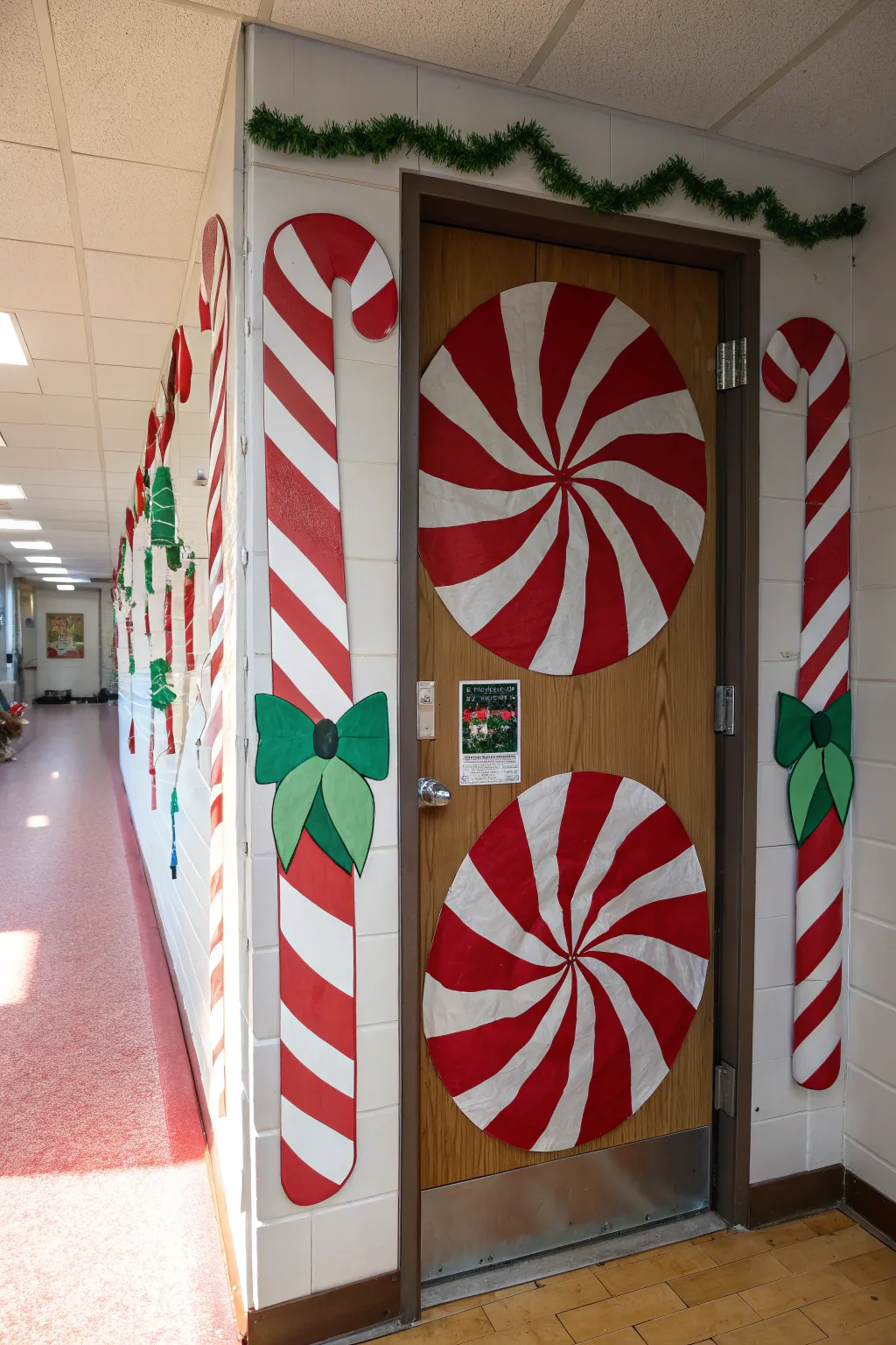 19+ Creative Preschool Christmas Door Ideas